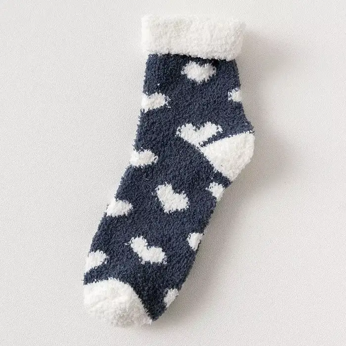Chaussettes en coton pour femmes, courtes et chaudes, pelucheuses, en éponge, mignonnes, en forme de