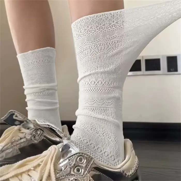 Chaussettes Sexy en dentelle à fleurs pour femmes et filles, chaussettes transparentes, respirantes,