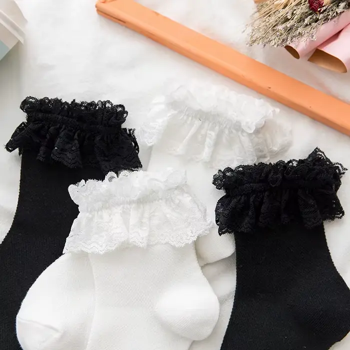 Chaussettes à volants en maille fine et dentelle pour femmes