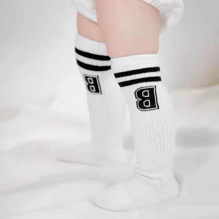 Chaussettes longues en coton avec lettre B pour bébé, chaussettes hautes pour nouveau-né, chaussette