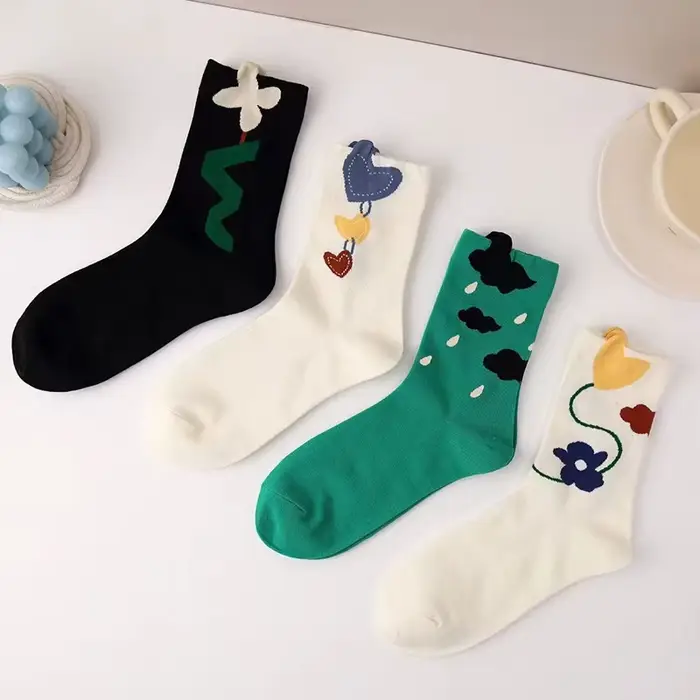 Chaussettes tridimensionnelles Love Mid-Tube pour femmes