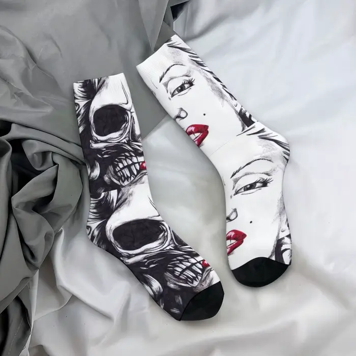 Chaussettes pour hommes style gothique avec motifs de crânes et patchwork, chaussettes tendance et r