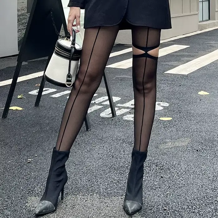 Collants asymétriques ajourés pour femmes