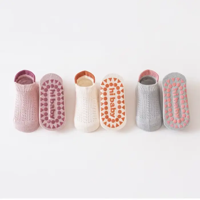Lot de 3 paires de chaussettes antidérapantes en coton pour enfants, garçons et filles, pour nouveau