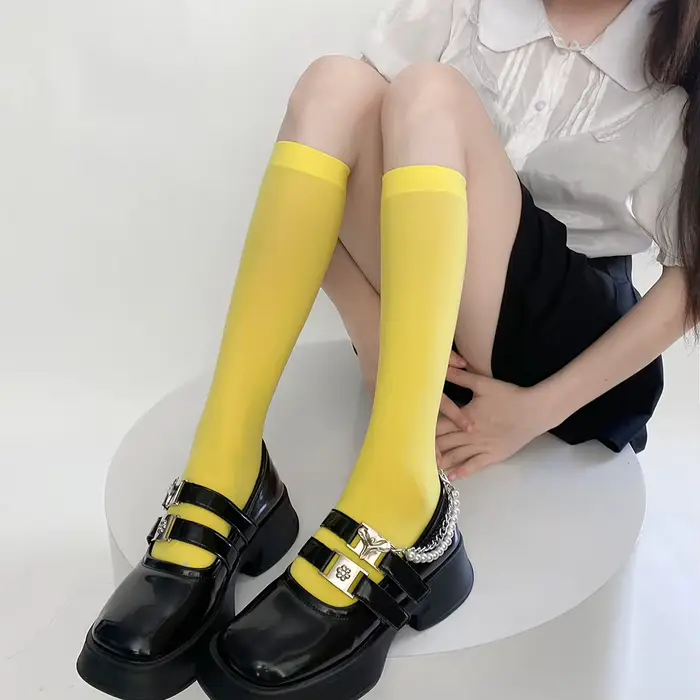 Chaussettes hautes pour femmes Kave, nouvelle mode 2026, bas colorés, chaussettes mi-mollet, chausse