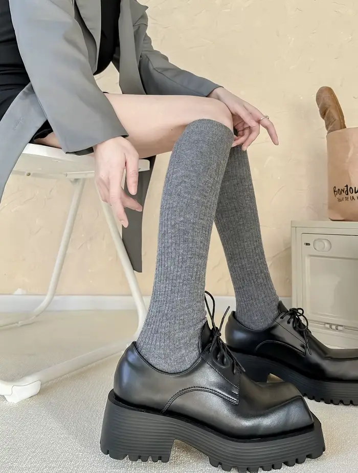 Chaussettes femme automne et hiver épais chaud couleur unie genou haut bas noir blanc rayures verticales cuisse haute