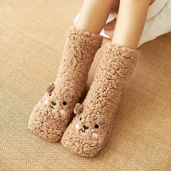 Femmes Kawaii ours chaussettes flou dormir chaud hiver corail polaire maison pantoufles mignon doux 